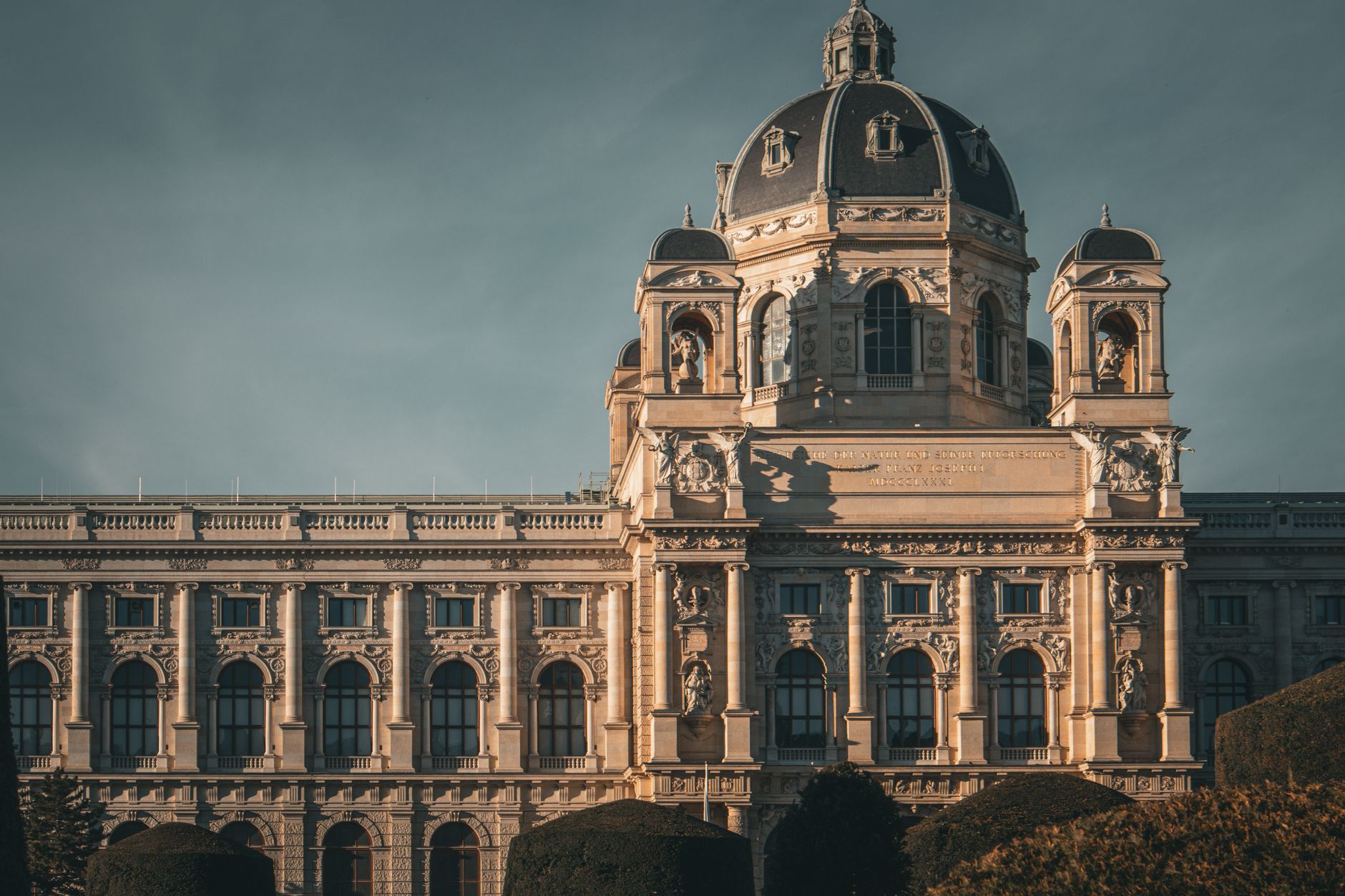 Majestetisk utsikt over kupelen på Kunsthistorisches Museum